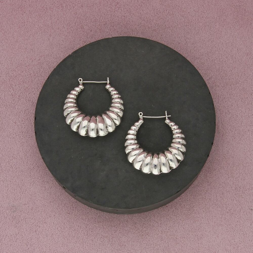 sterling silver vintage puffy scalloped shrimp hoop earrings